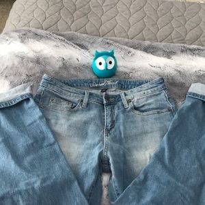 Mid Rise Boyfriend Crop